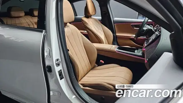 Mercedes-Benz E-Class 2024 — Фото 12/20