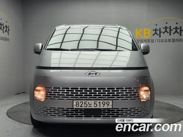 Hyundai Staria 2022 — Фото 9/20