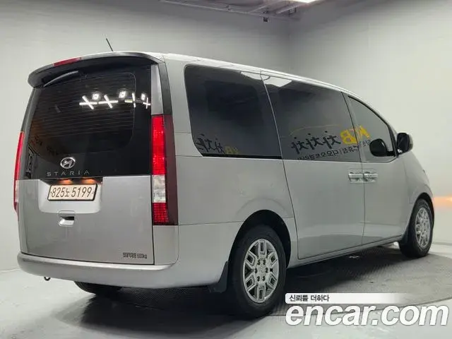Hyundai Staria 2022 — Фото 3/20