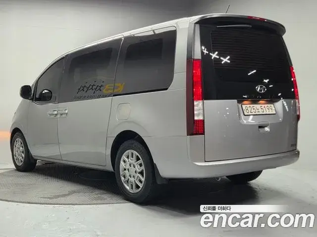 Hyundai Staria 2022 — Фото 4/20