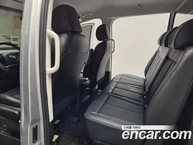 Hyundai Staria 2022 — Фото 15/20