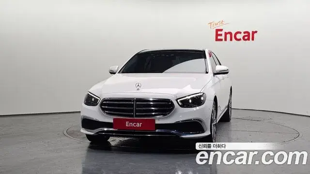 Mercedes-Benz E-Class 2021 — Фото 3/20
