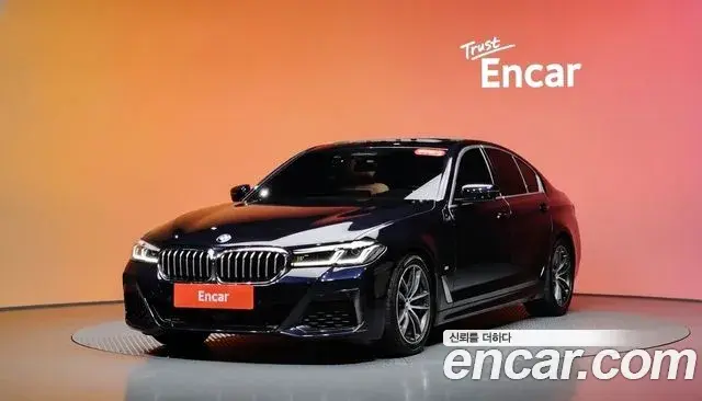 BMW 5 Series 2021 — ფოტო 25/32