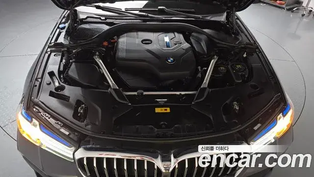 BMW 5 Series 2022 — ფოტო 20/32