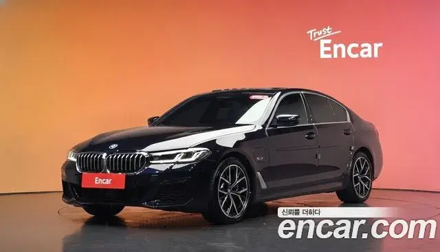 BMW 5 Series 2022 — ფოტო 4/32