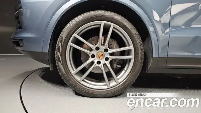 Porsche Cayenne 2020 — Photo 9/38