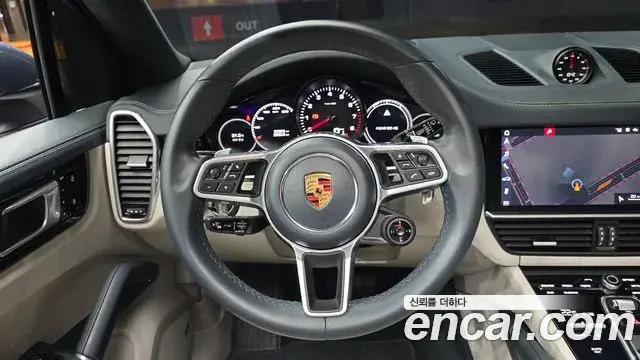 Porsche Cayenne 2020 — Photo 19/38