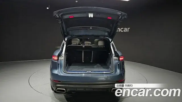 Porsche Cayenne 2020 — Photo 3/38