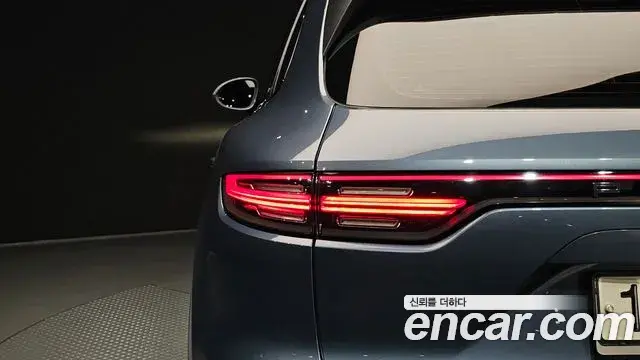Porsche Cayenne 2020 — Photo 20/38