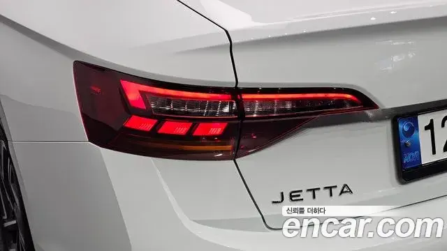 Volkswagen Jetta 2024 — Photo 7/30