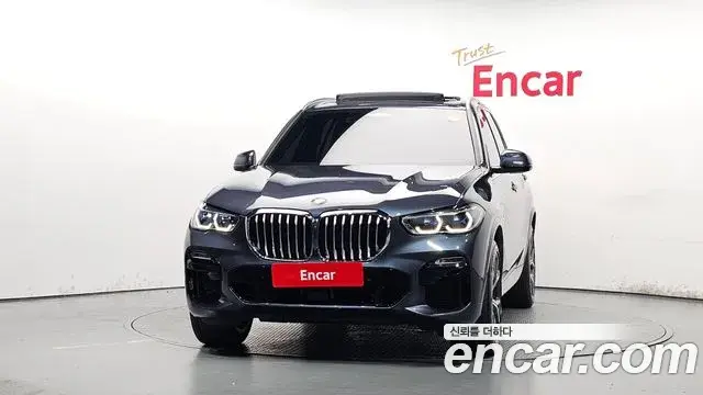 BMW X5 2021 — Photo 8/20