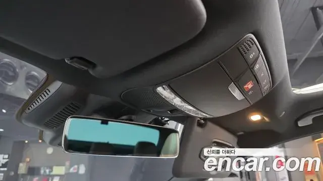 Mercedes-Benz E-Class 2021 — ფოტო 7/20