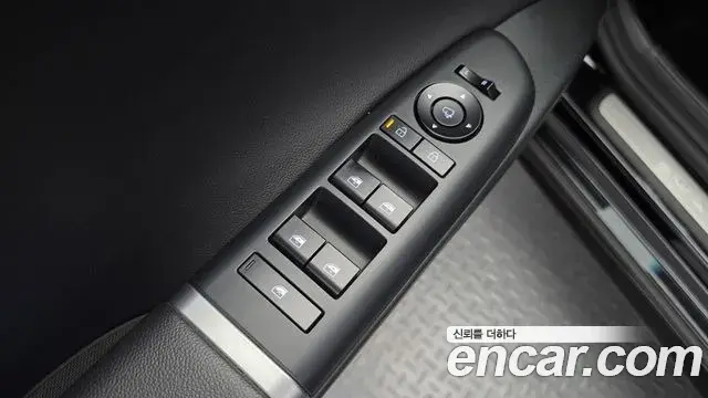 Hyundai Grandeur Hybrid 2023 — Photo 7/32