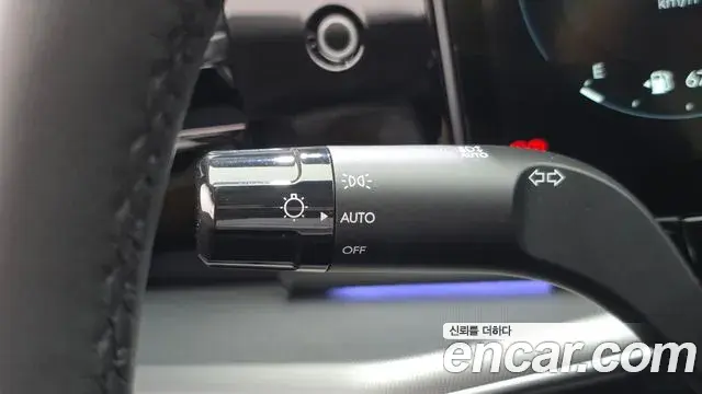 Hyundai Grandeur Hybrid 2023 — Photo 12/32