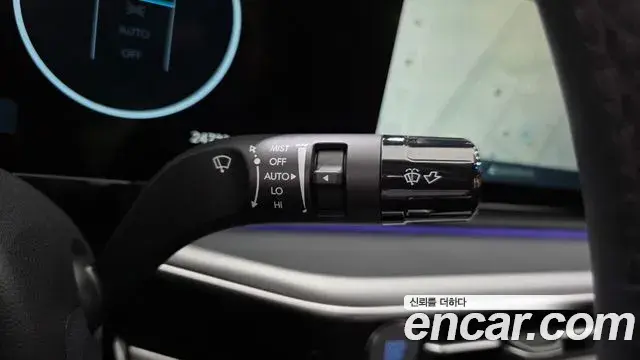 Hyundai Grandeur Hybrid 2023 — Photo 28/32