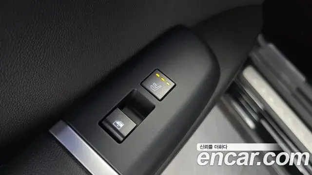 Hyundai Grandeur Hybrid 2023 — Photo 11/32