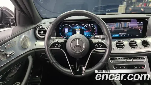 Mercedes-Benz E-Class 2021 — Фото 13/20
