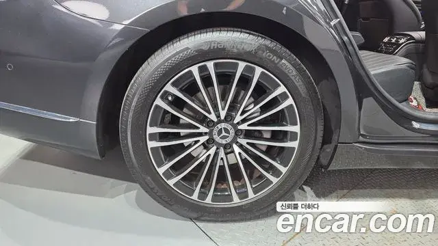 Mercedes-Benz S-Class 2021 — ფოტო 25/32