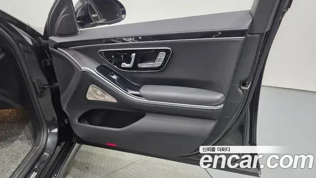 Mercedes-Benz S-Class 2021 — ფოტო 27/32