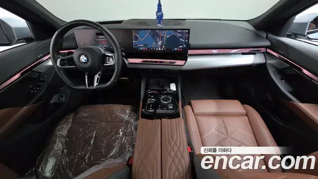 BMW 5 Series 2024 — Фото 10/20