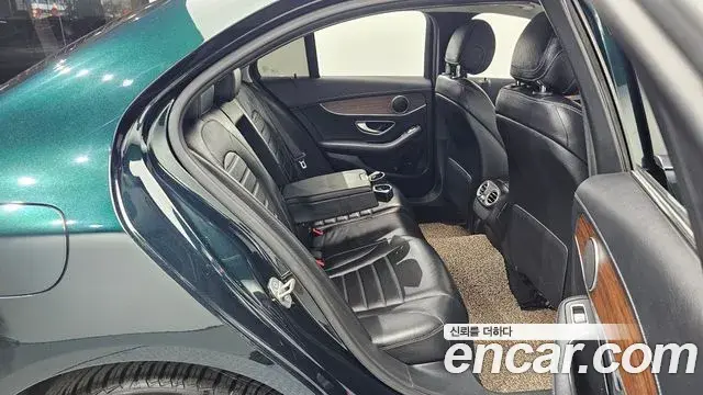 Mercedes-Benz C-Class 2019 — Фото 12/20
