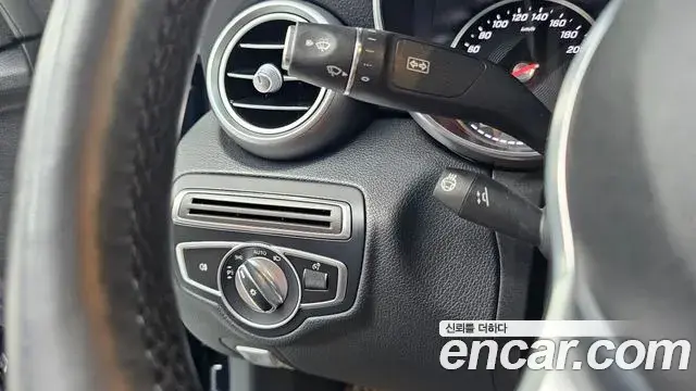 Mercedes-Benz C-Class 2019 — Şəkil 26/30