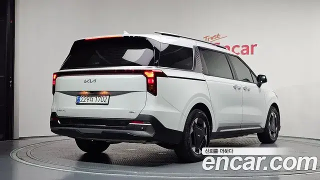 Kia Carnival 2024 — ფოტო 21/30