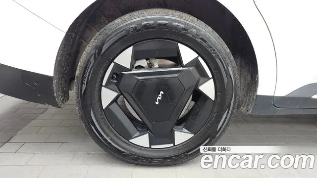 Kia Carnival 2024 — ფოტო 16/30