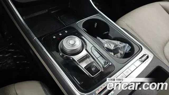 Kia Carnival 2024 — ფოტო 22/30