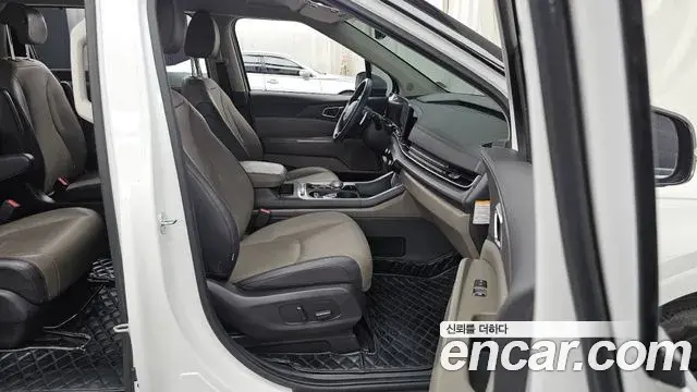 Kia Carnival 2024 — ფოტო 1/30