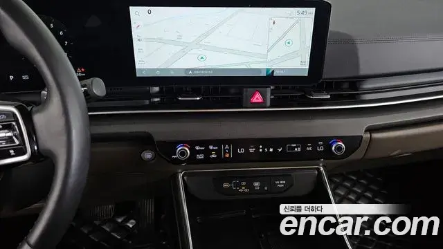 Kia Carnival 2024 — ფოტო 28/30
