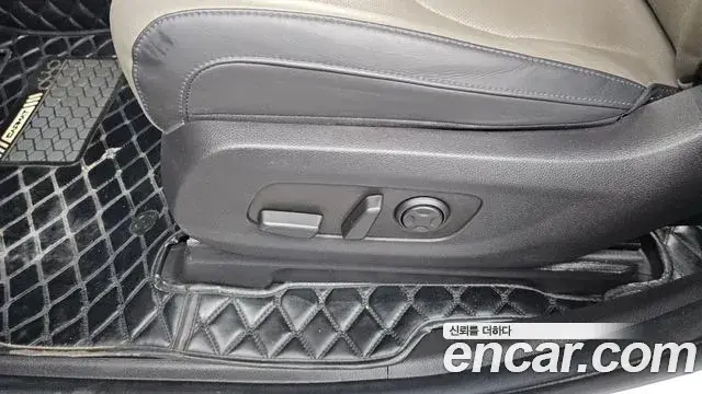 Kia Carnival 2024 — ფოტო 10/30