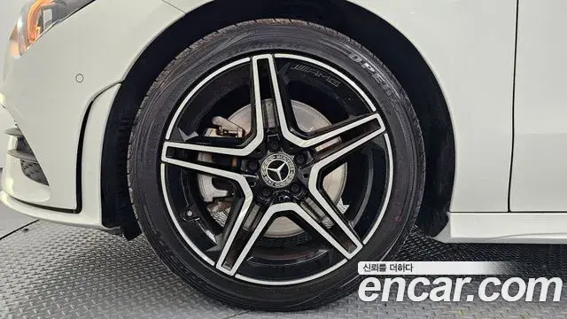Mercedes-Benz CLA-Class 2020 — Фото 5/20