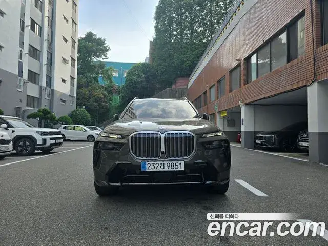 BMW X7 2025 — Фото 1/14