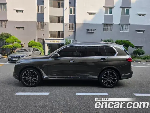 BMW X7 2025 — Фото 5/14