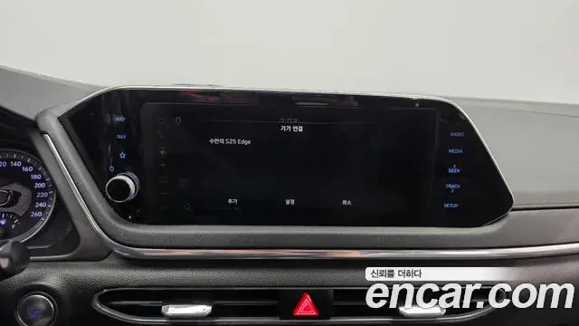 Hyundai Sonata Hybrid 2019 — Photo 21/32