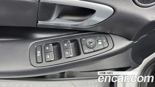 Hyundai Sonata Hybrid 2019 — Photo 29/32
