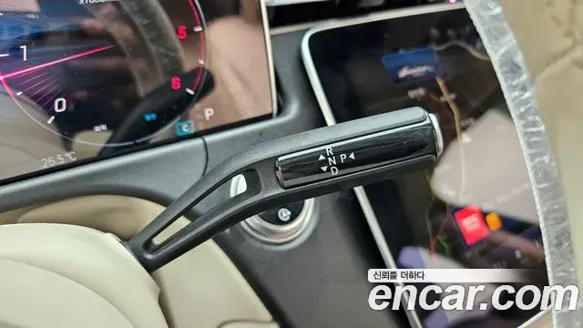 Mercedes-Benz E-Class 2024 — ფოტო 22/34