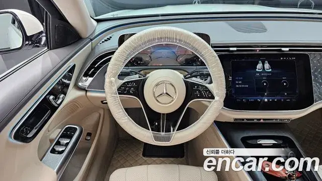 Mercedes-Benz E-Class 2024 — ფოტო 30/34