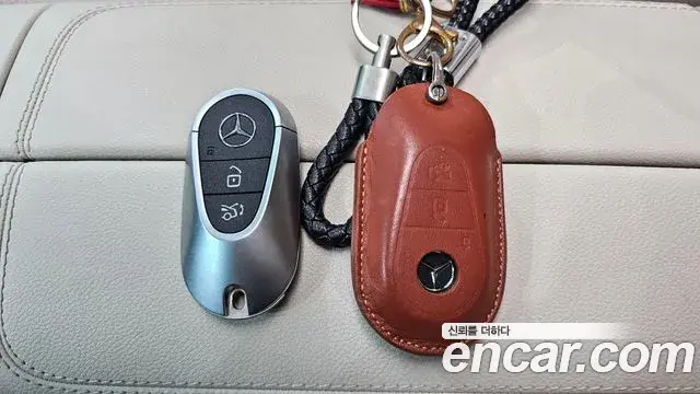 Mercedes-Benz E-Class 2024 — ფოტო 34/34