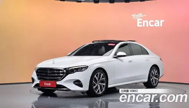 Mercedes-Benz E-Class 2024 — ფოტო 23/34