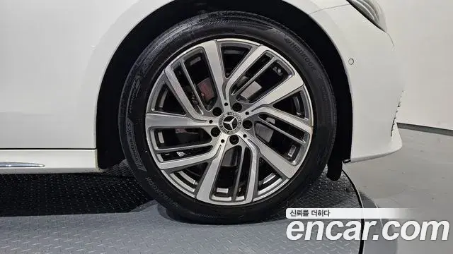 Mercedes-Benz E-Class 2024 — ფოტო 6/34
