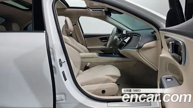 Mercedes-Benz E-Class 2024 — ფოტო 17/34