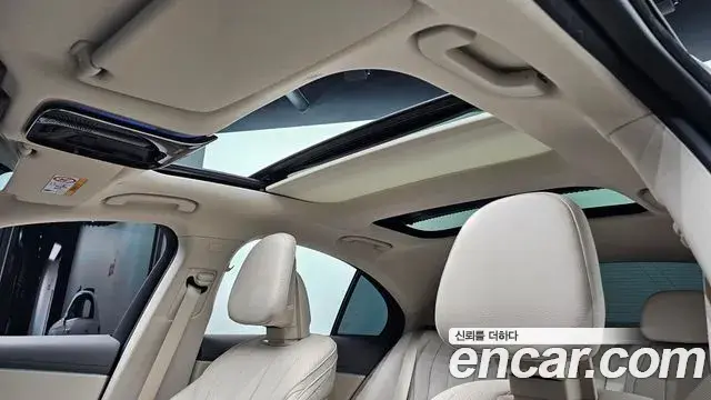 Mercedes-Benz E-Class 2024 — ფოტო 18/34