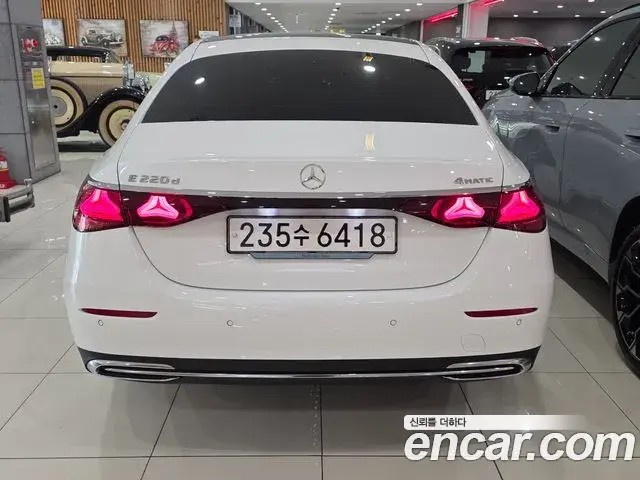 Mercedes-Benz E-Class 2024 — Фото 3/16