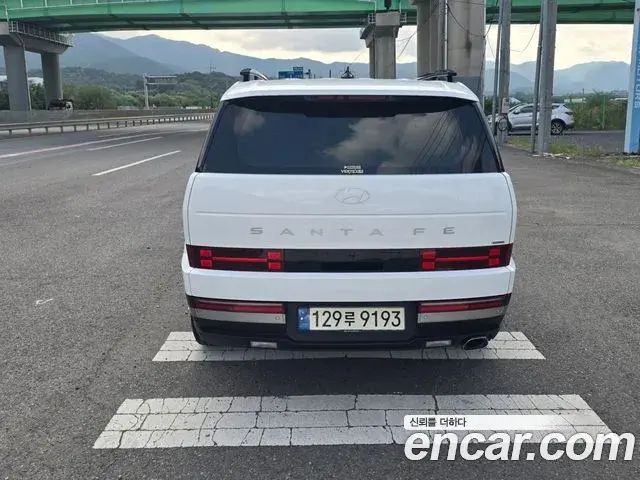 Hyundai Santa Fe 2024 — Photo 11/18