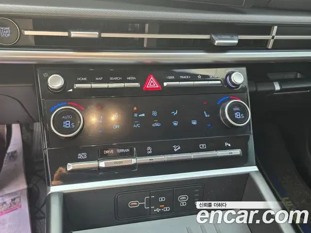 Hyundai Santa Fe 2024 — Photo 13/18