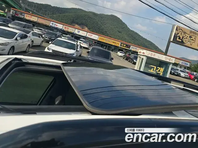 Hyundai Santa Fe 2024 — Photo 15/18