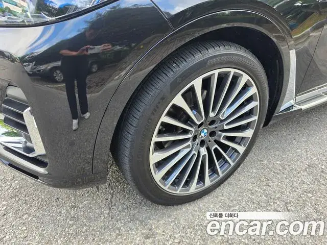 BMW X7 2021 — ფოტო 9/19