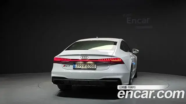 Audi A7 2021 — Photo 10/36